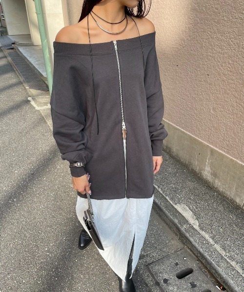 AIC. トレーナー スウェット オフショルダーカットオフスウェット