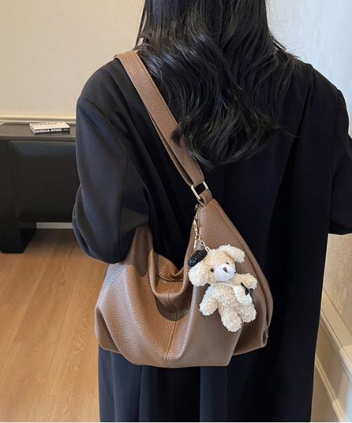 FREE STYLISTS ショルダーバッグ バッグ Y2K チャーム付き 大容量