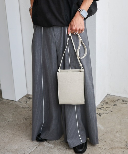 VitaFelice（ヴィータフェリーチェ） ショルダーバッグ バッグ 本牛革