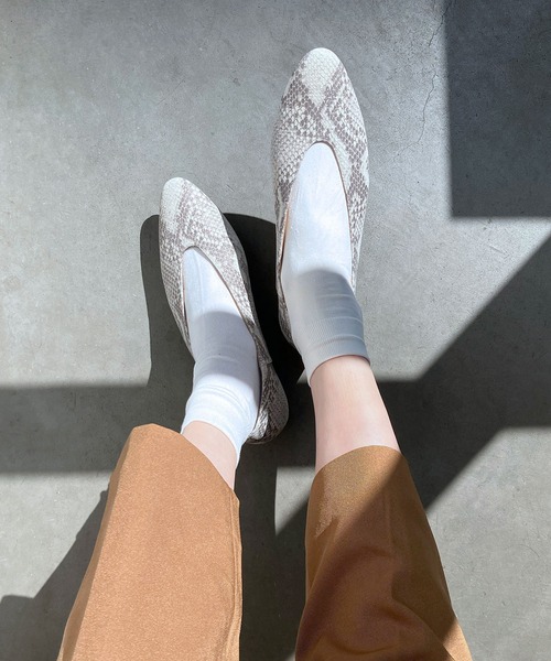 enchanted（エンチャンテッド） パンプス 本革ソフトレザーVカット