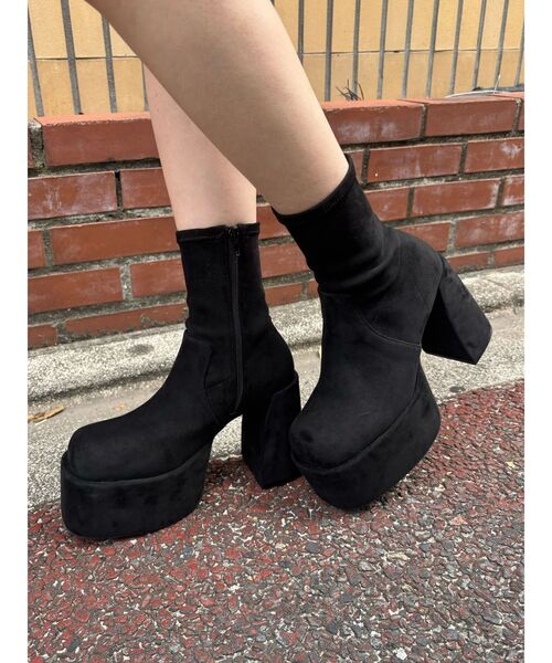 EMODA（エモダ） ブーツ バルキープランプショートフィットブーツ