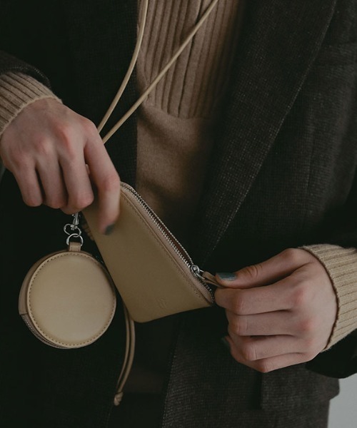 ETRE TOKYO（エトレトウキョウ） ポーチ レザーコードマルチポーチ