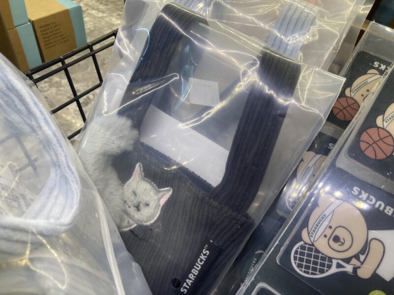2025年10月】台湾スタバ限定の最新グッズ！カードや猫ドリンクホルダー
