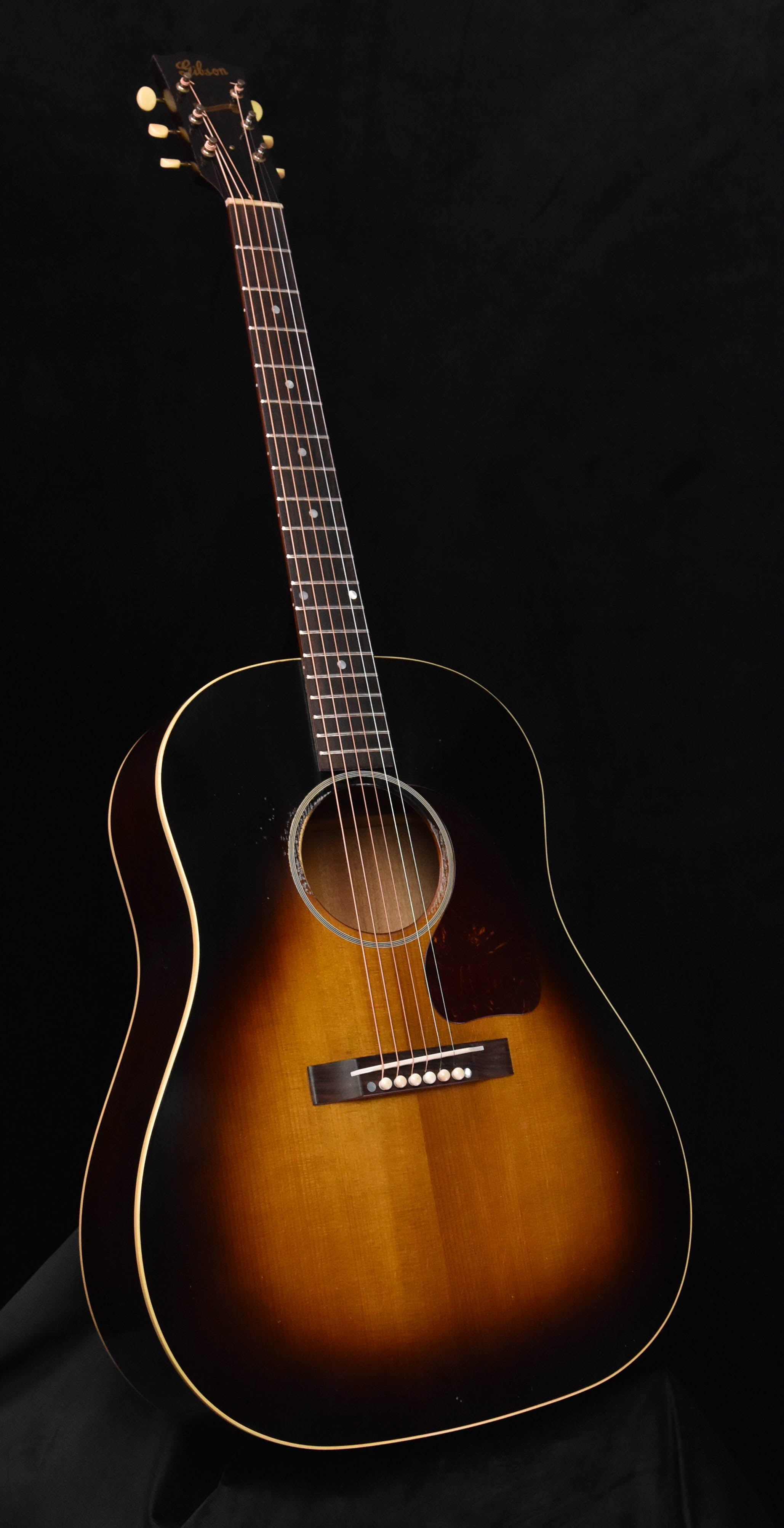 Gibson Murphy Lab 1942 Banner J-45 Light Aged Acoustic Guitar