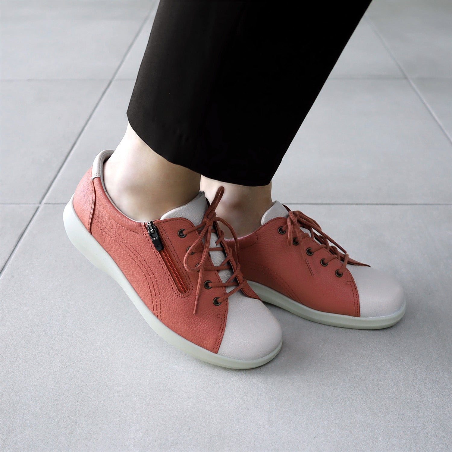 アキレス・ソルボ C 557 サーモンピンク/オフホワイト｜牛革4E