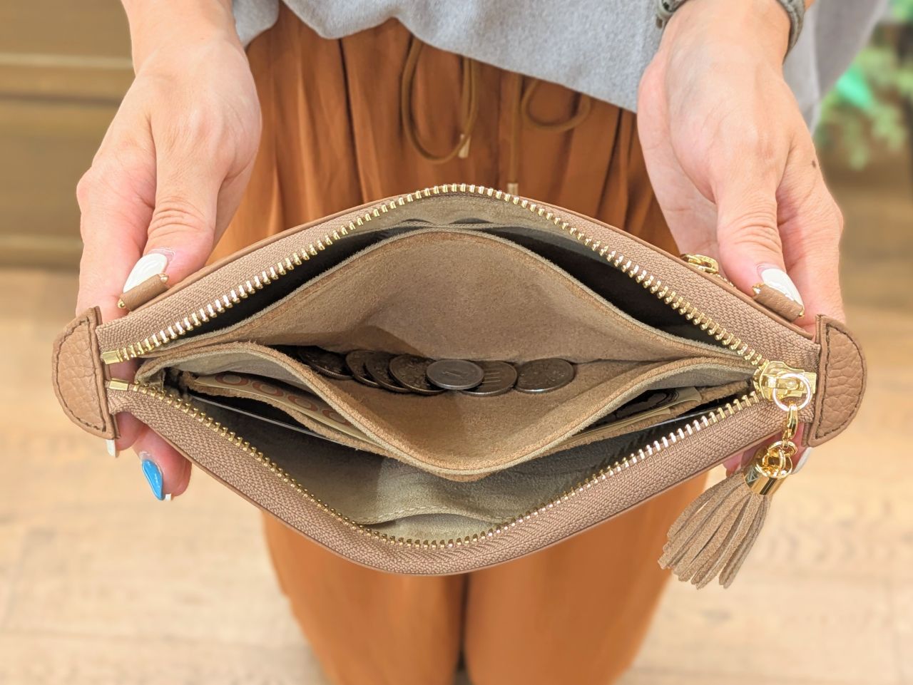 お財布ポシェット完全ガイド｜夏のおでかけ準備はアタオにおまかせ