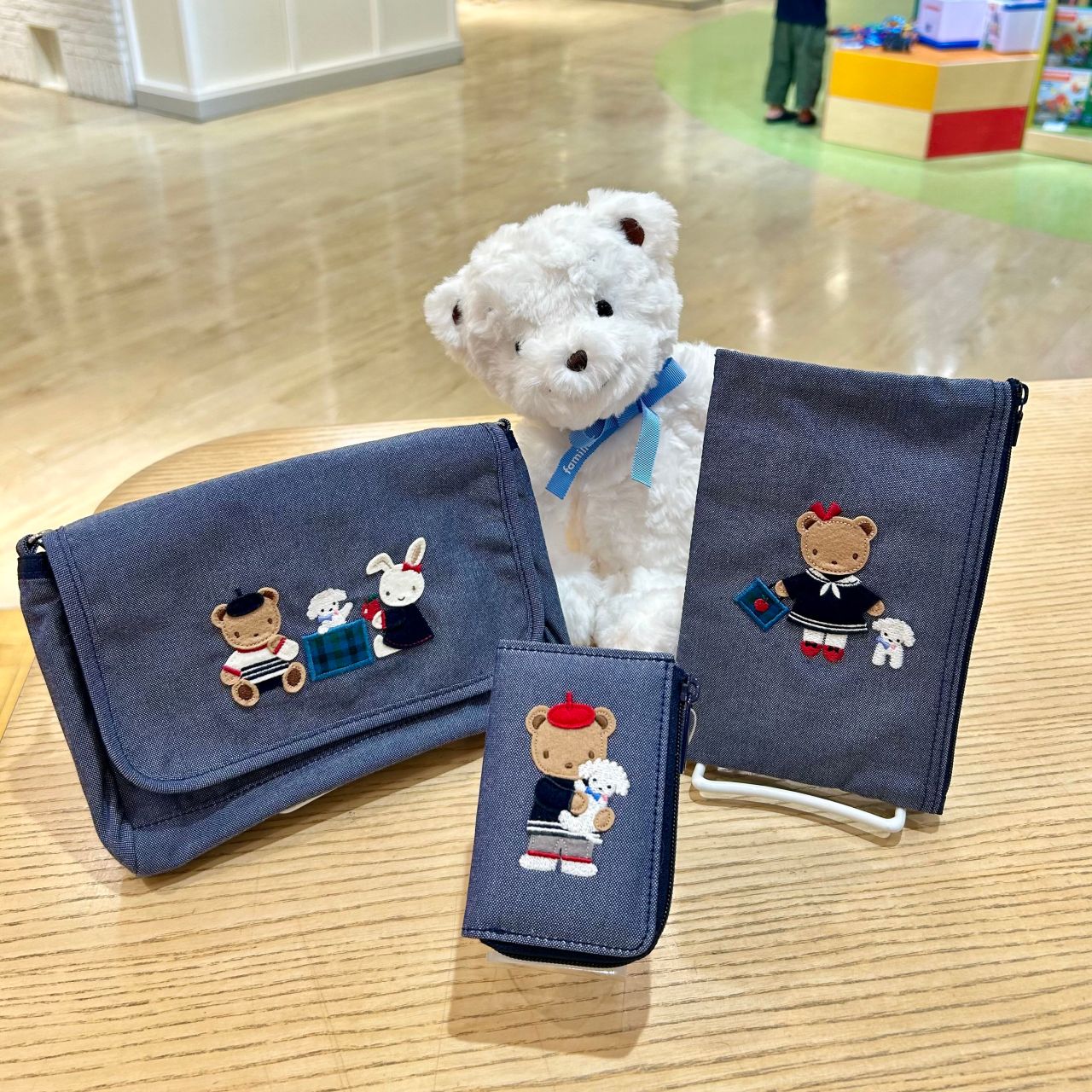 秋のお出かけに♬.*ﾟデニム雑貨｜ファミリア阪急うめだ本店ファミリア