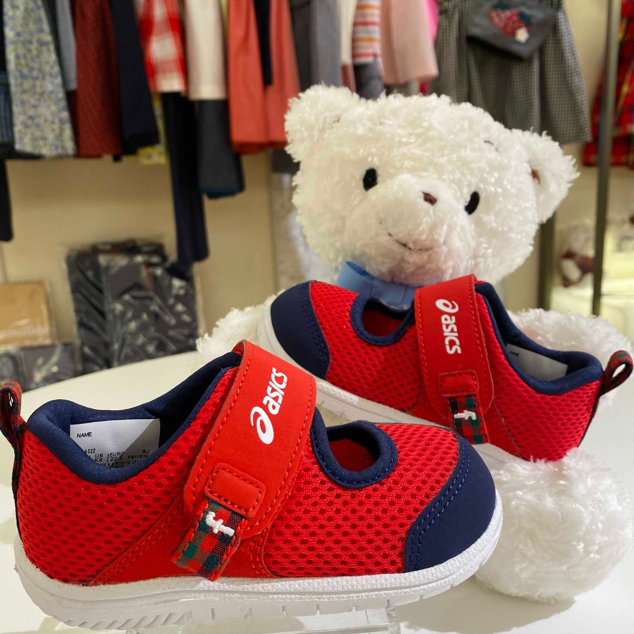 familiar×アシックス】サマーシューズ｜ファミリア三越銀座店