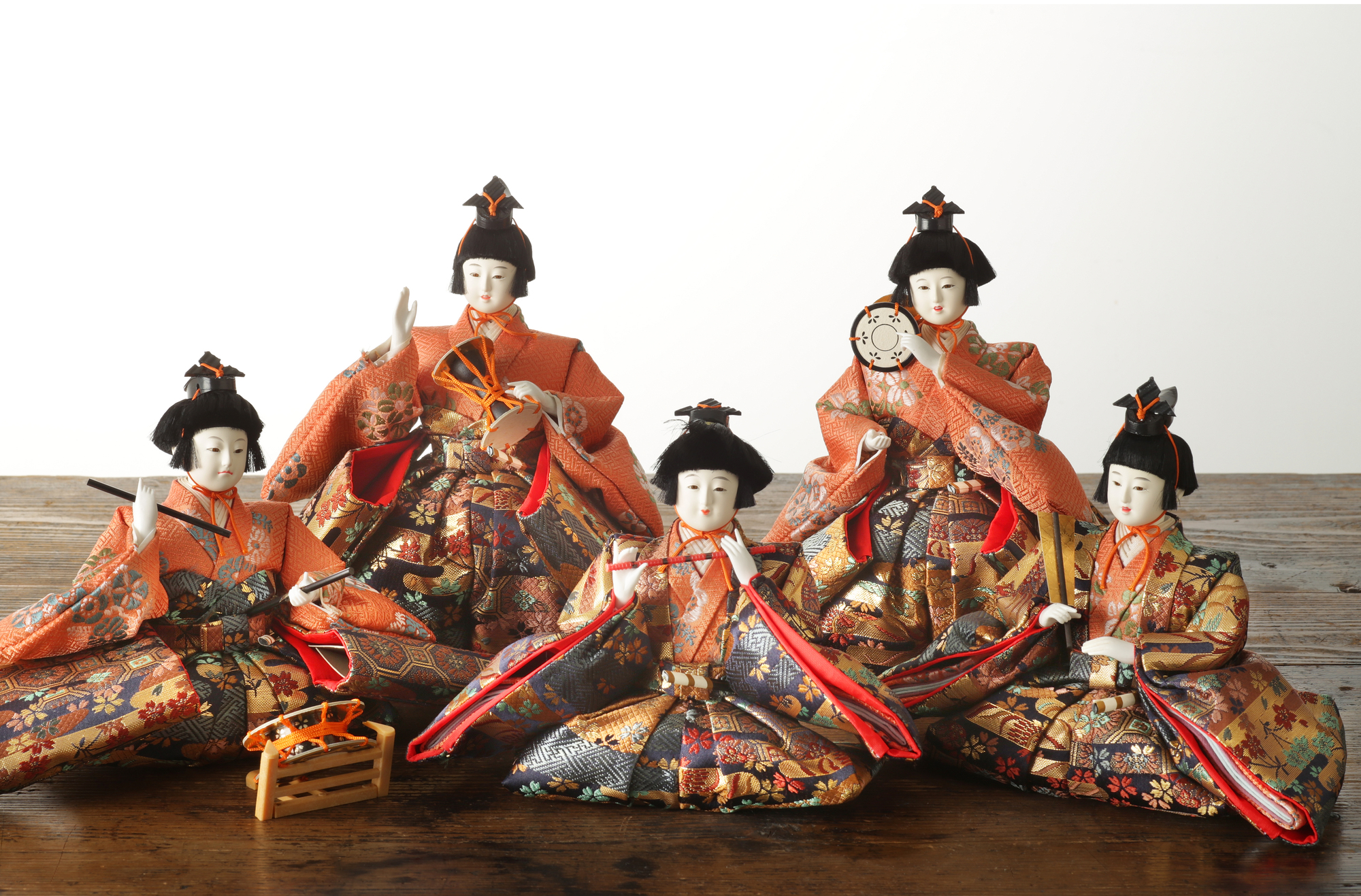 五人囃子」の並びにも意味がある【雛人形】 | agataJapan.kyoto