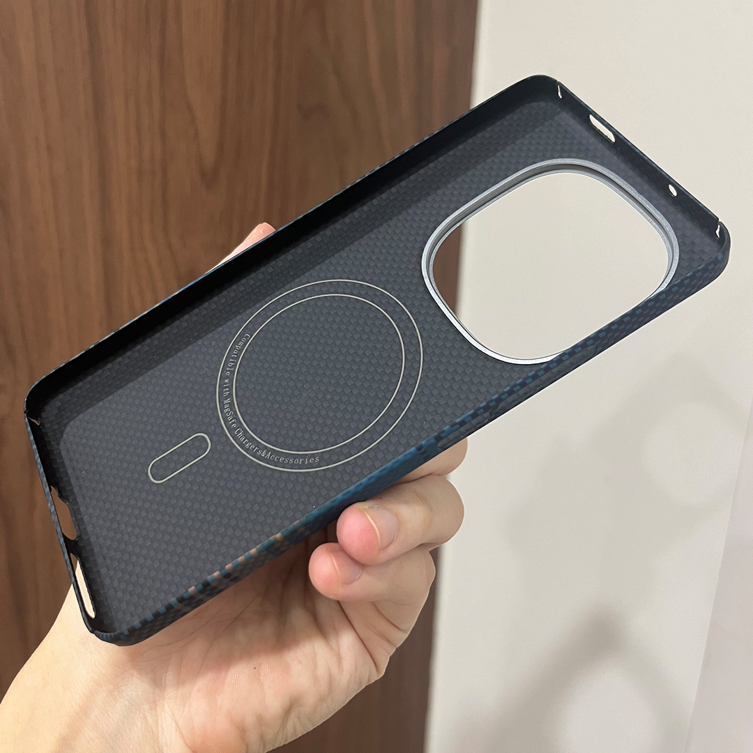 Magnetic Real 600D Aramid Carbon Fiber Phone Case Cover On For