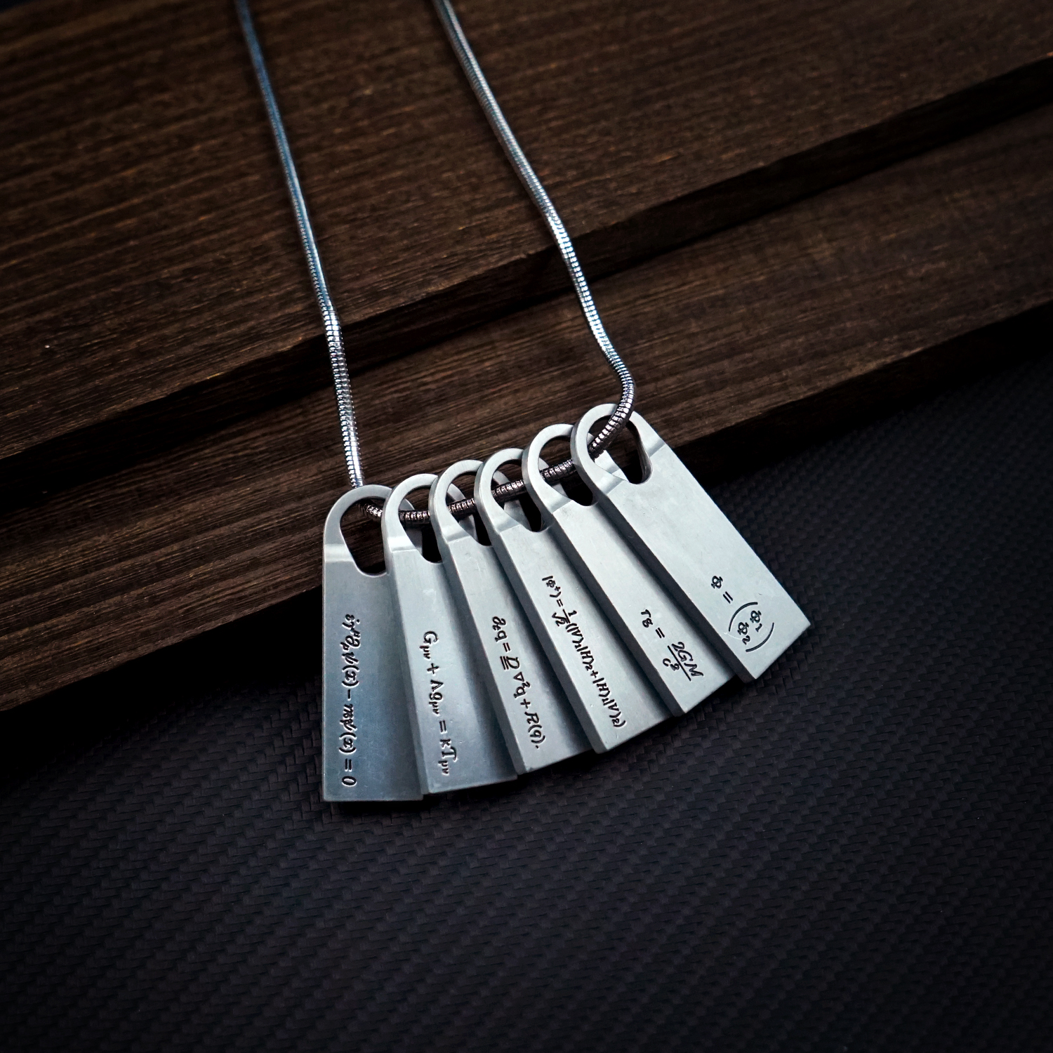 ゲームデスストランディング Qpid ネックレスサムノーマンリーダス