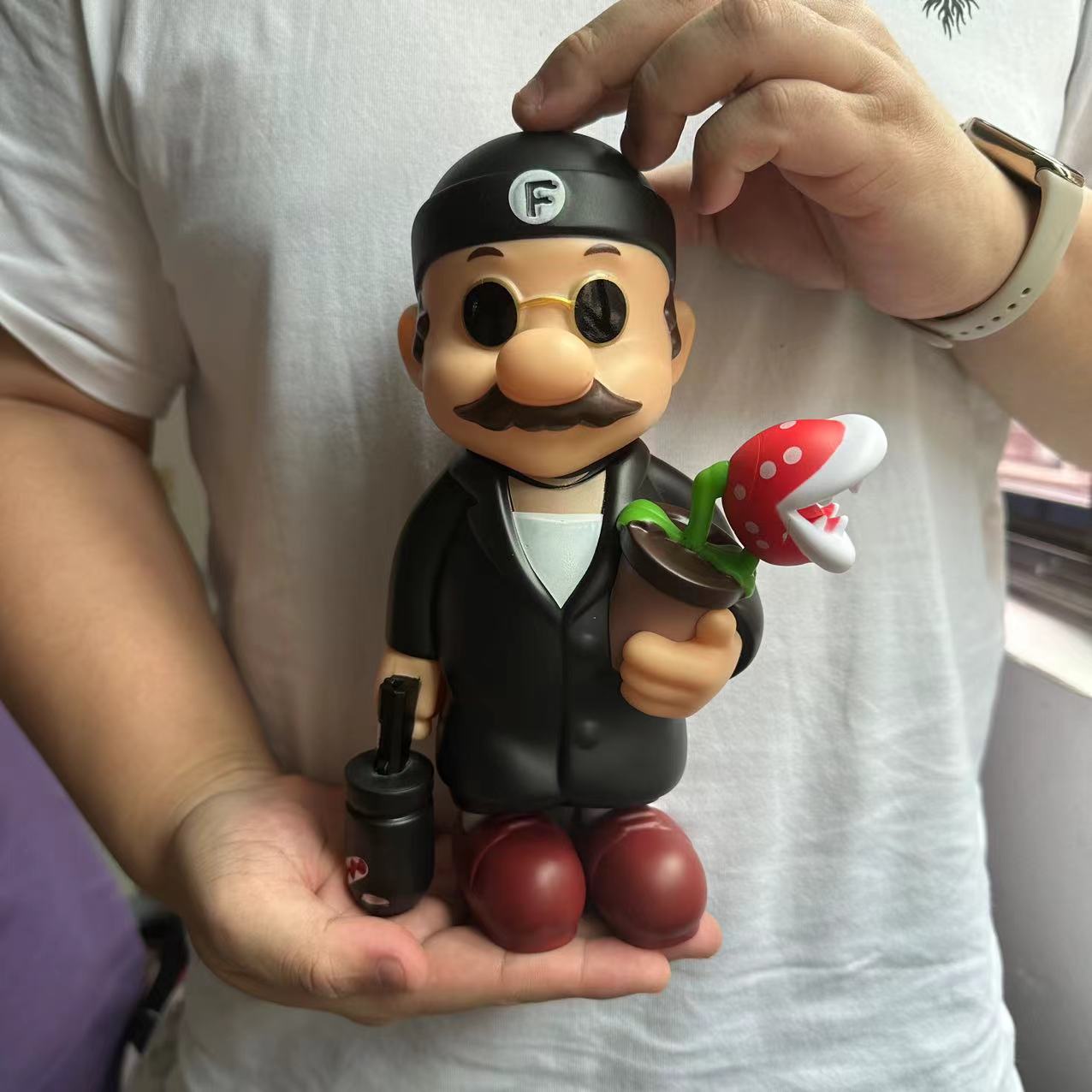2023 New Anime Figures Super Mario Leon The Professional Action