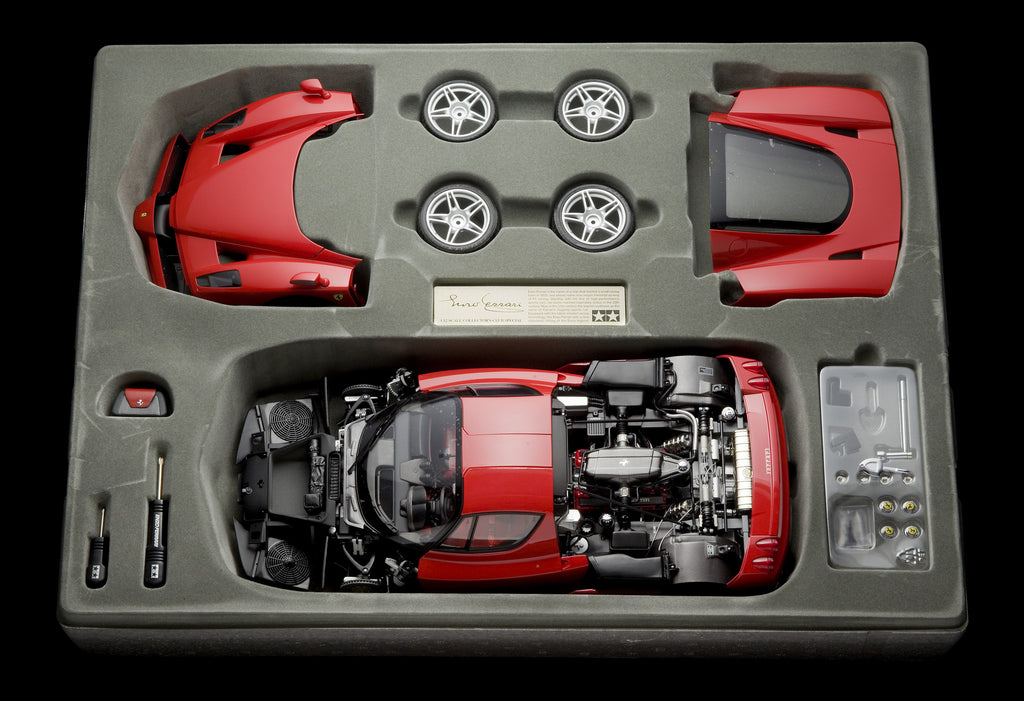 Tamiya Ferrari Enzo 1:12 Scale - Aeromobilia
