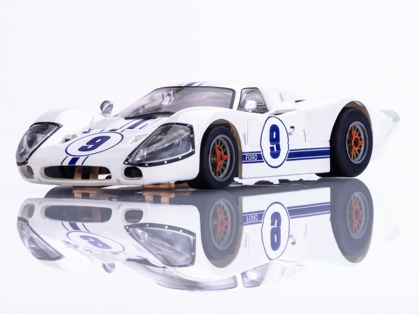 Ford GT40 Mark IV #9 Wht | AFX Racing