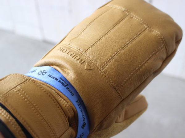 テクノロジーを詰め込みまくったグローブ BURTON “GONDY GORE-TEX