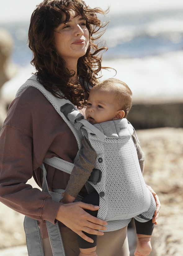 公式】ベビービョルン ベビーキャリア Move | BabyBjörn