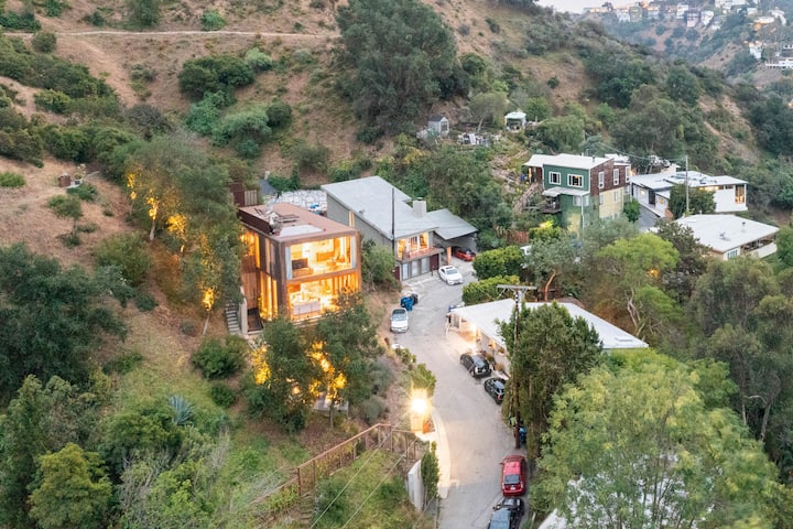 Unique Zen Hollywood Hills Home in Laurel Canyon - Houses for Rent