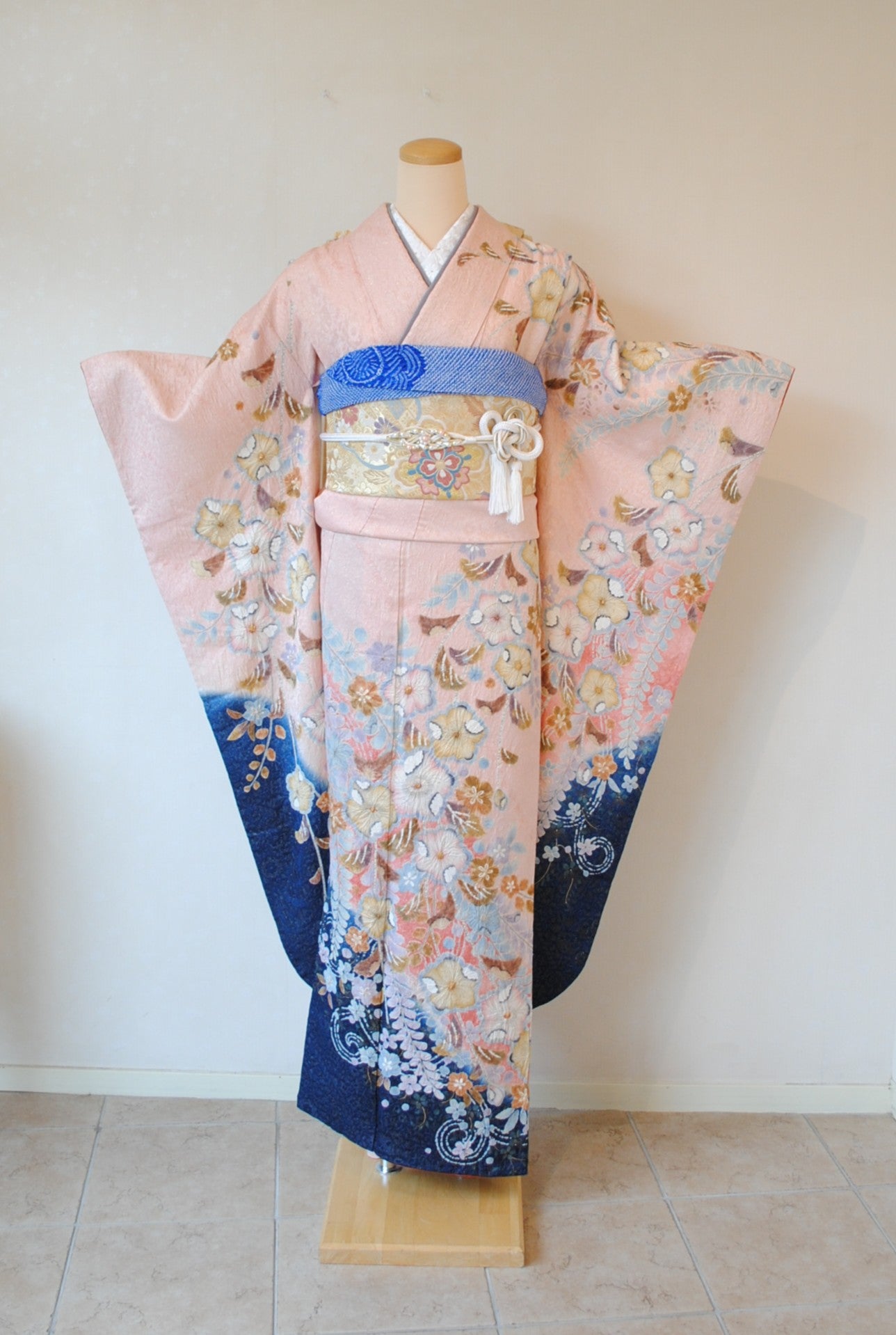 TAMA屋】全て正絹 全て振袖 刺繍 絞り まとめ売り20点TM2543 TAMA屋