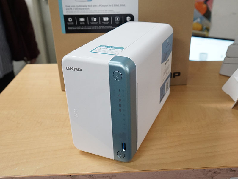 QNAPの2ベイNAS「TS-251D」が発売、10GbEポートやM.2 SSDの増設に対応