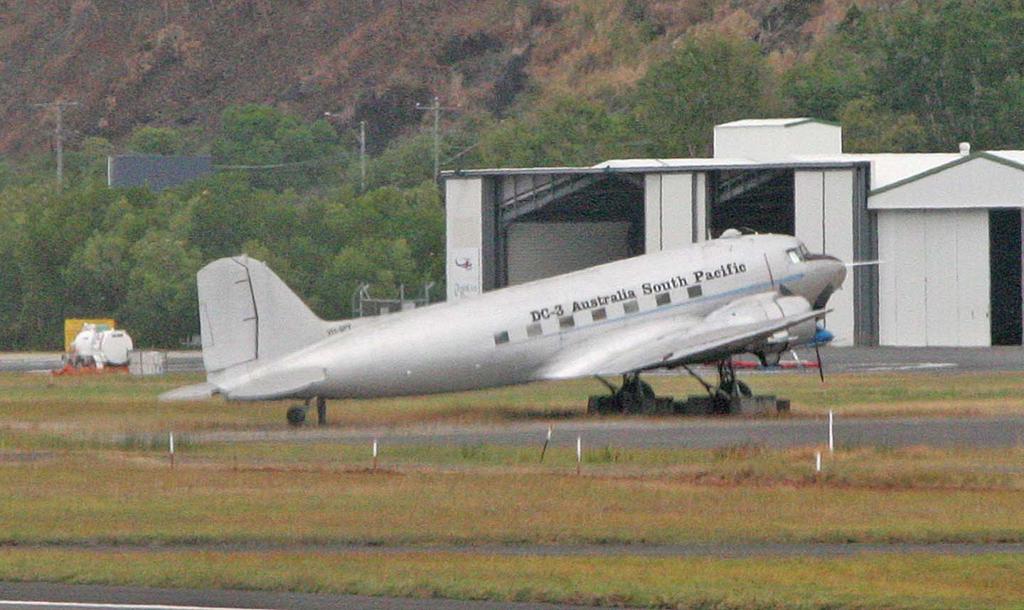 ダグラス DC-3 Douglas DC-3 世界の旅客機図鑑