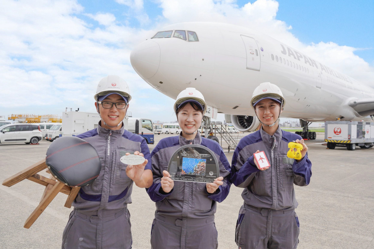 JAL、横浜髙島屋でアップサイクル品を期間限定で販売。A350-900の機影