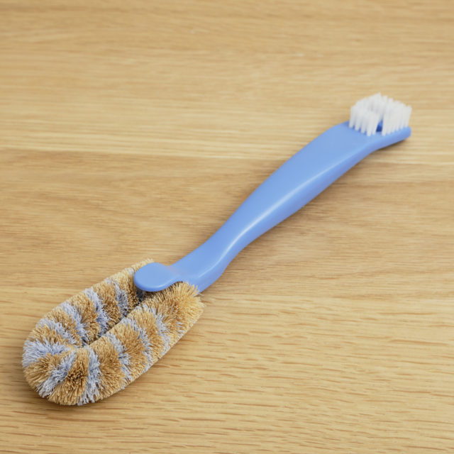 部分洗いができるブラシ付き♪ ダブルシューズブラシ -LK072-34072