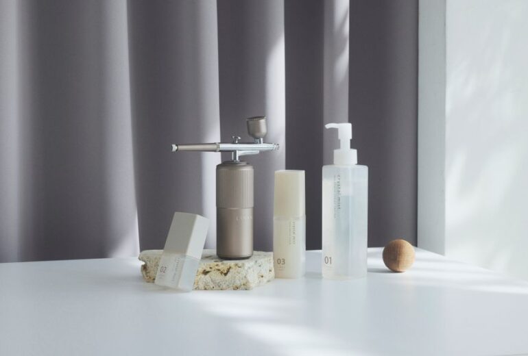 雑誌掲載】『ar』LINKA クリスタルミスト エアースプレー | 美顔器