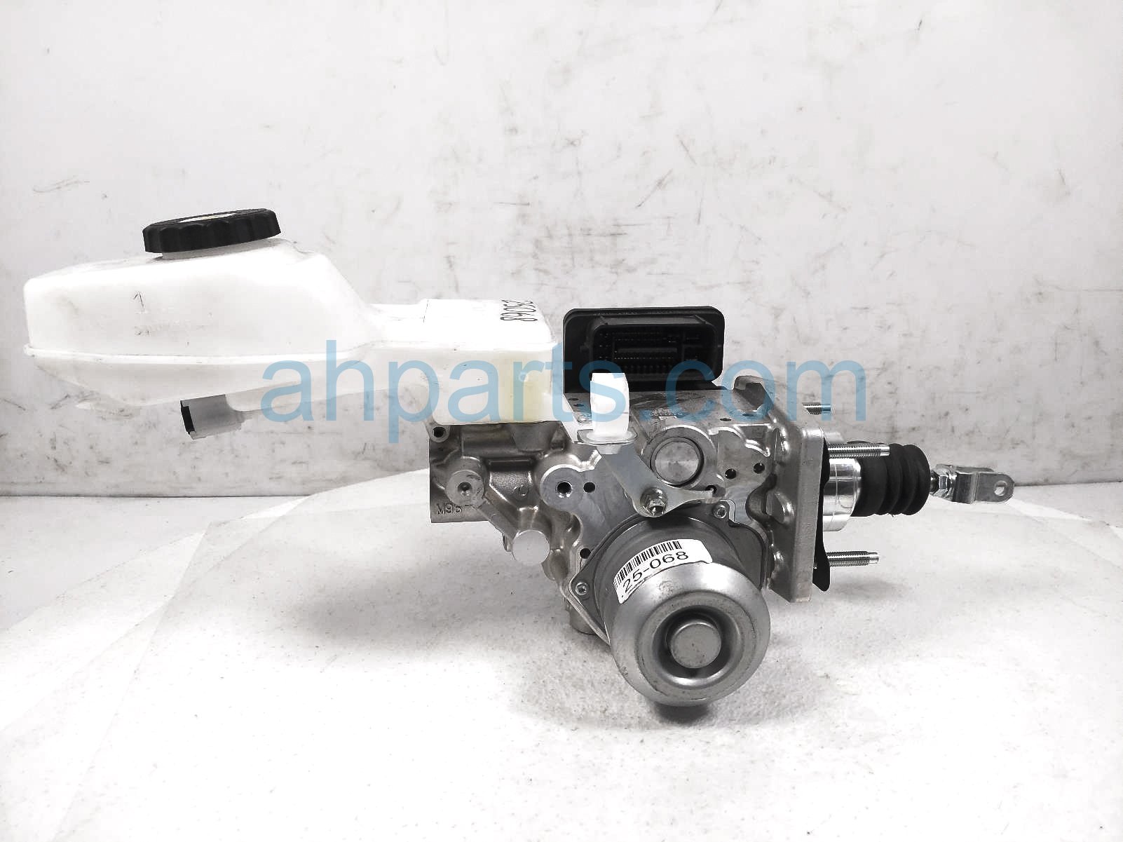 Sold 2024 Toyota Prius Power Booster Brake Master Cylinder W