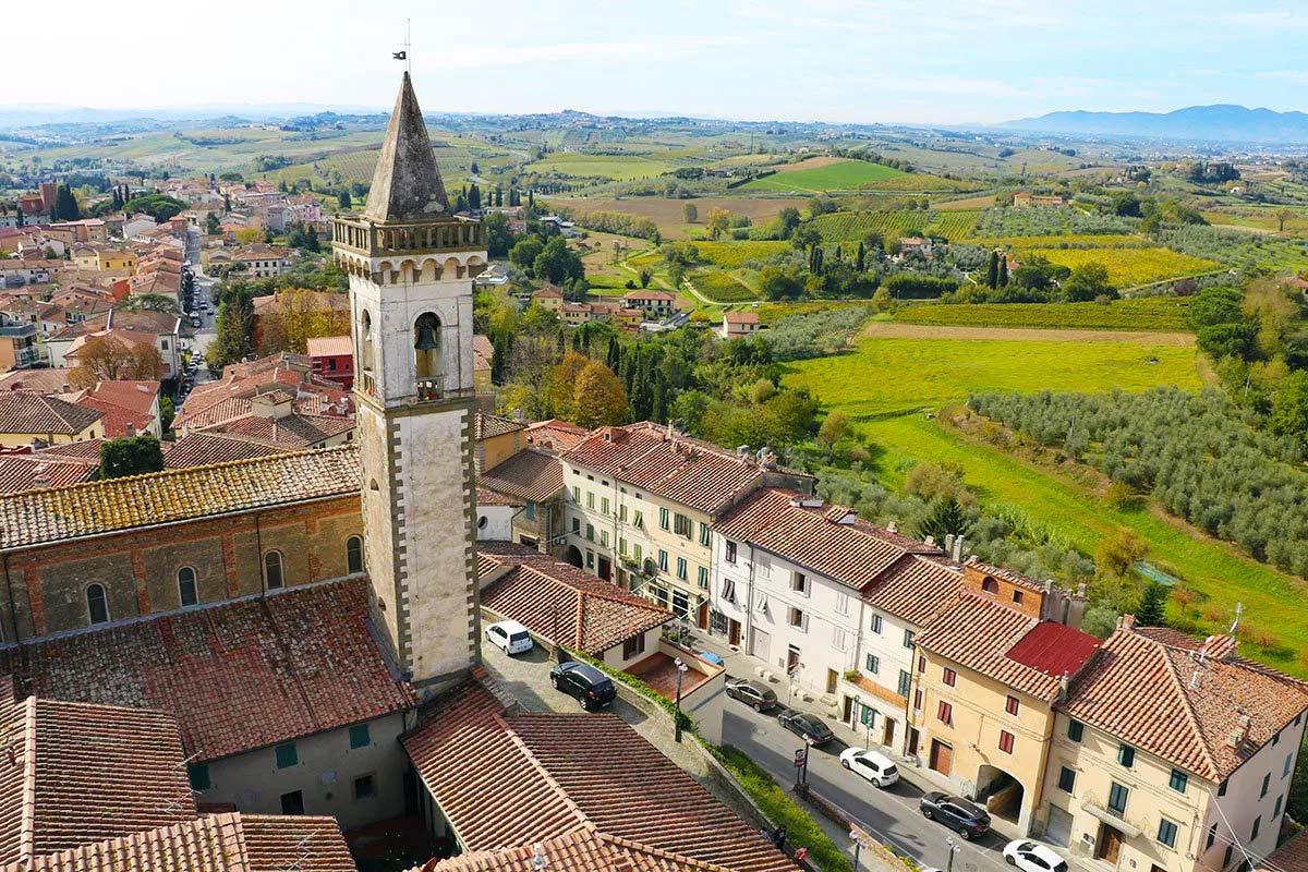 現地価格：ピサの斜塔、ビンチ村、ミケランジェロ広場、ランチ7時間