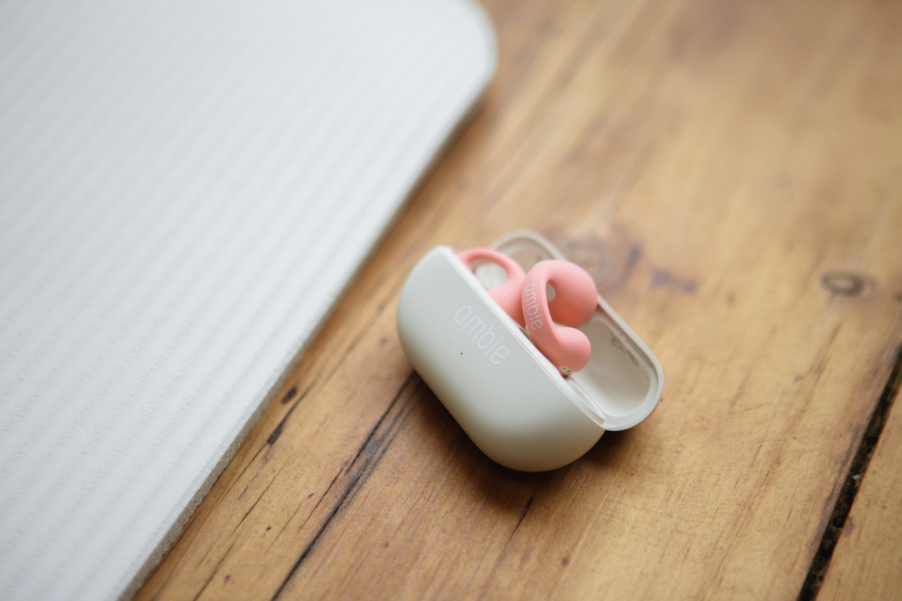 ambie sound earcuffs AM-TW02 Flamingo × Beige – ambie STORE