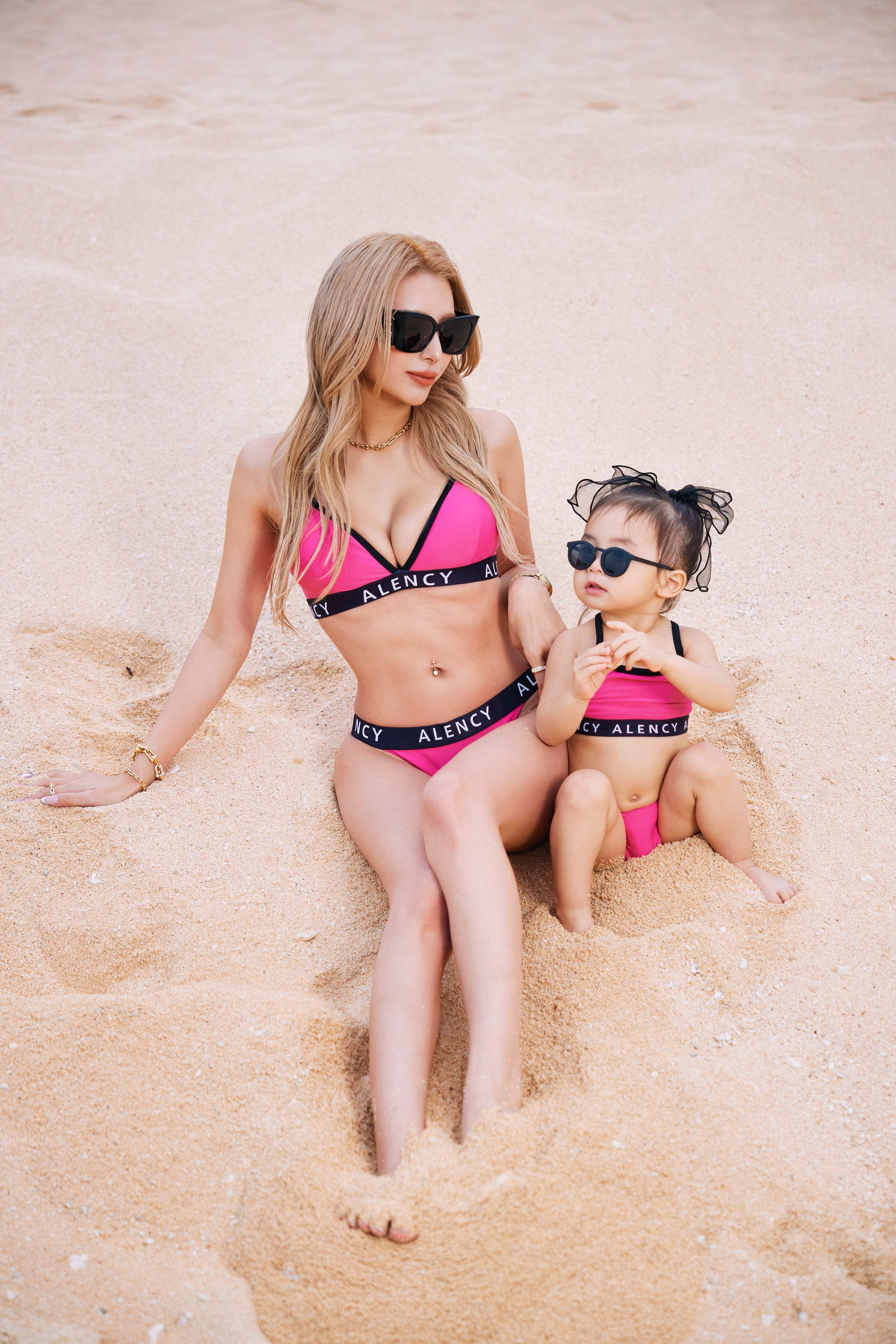 ALENCY ロゴ入りトライアングルビキニ ブラック×グレーヒョウ柄 ロゴ