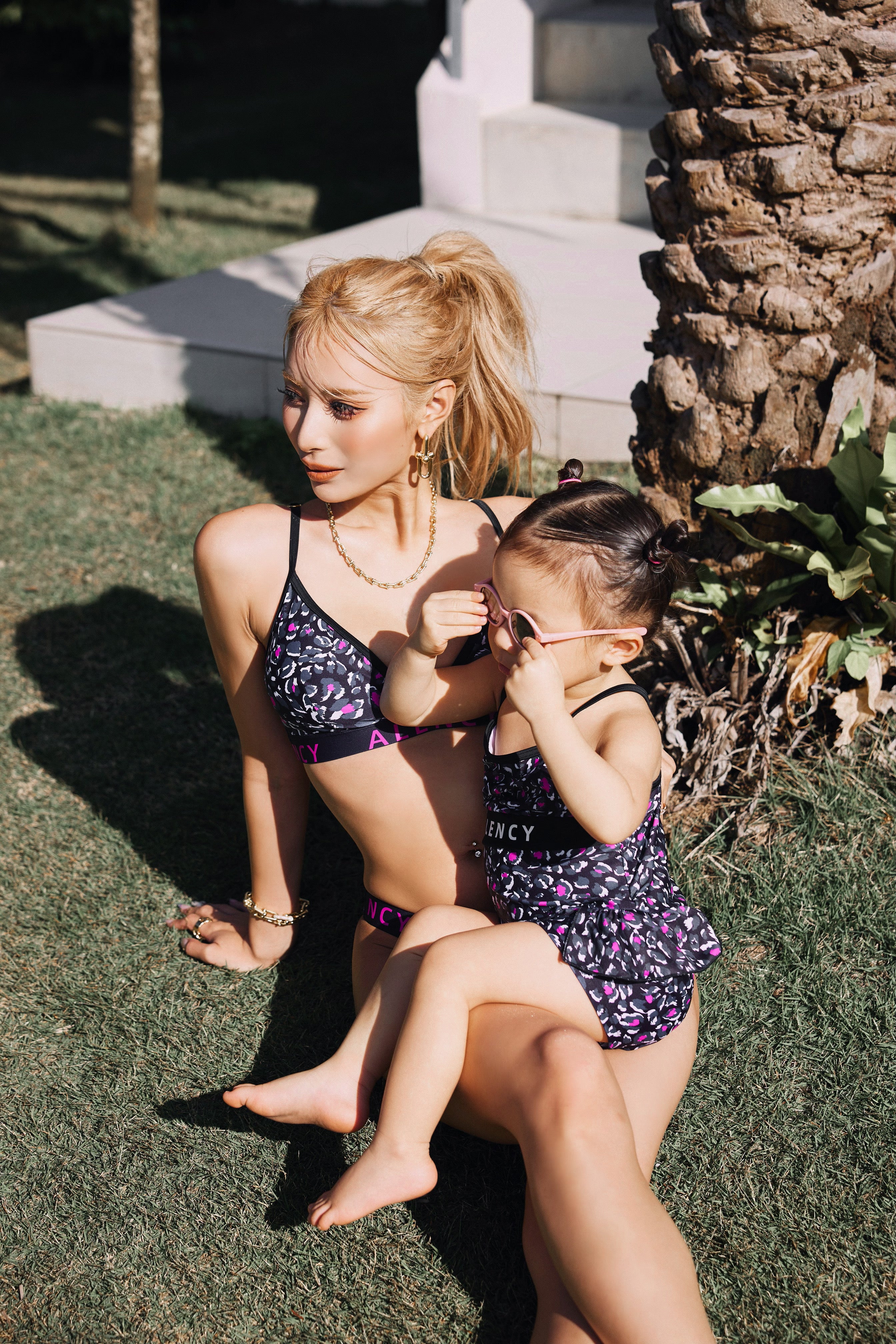 ALENCY ロゴ入りトライアングルビキニ ブラック×グレーヒョウ柄 ロゴ