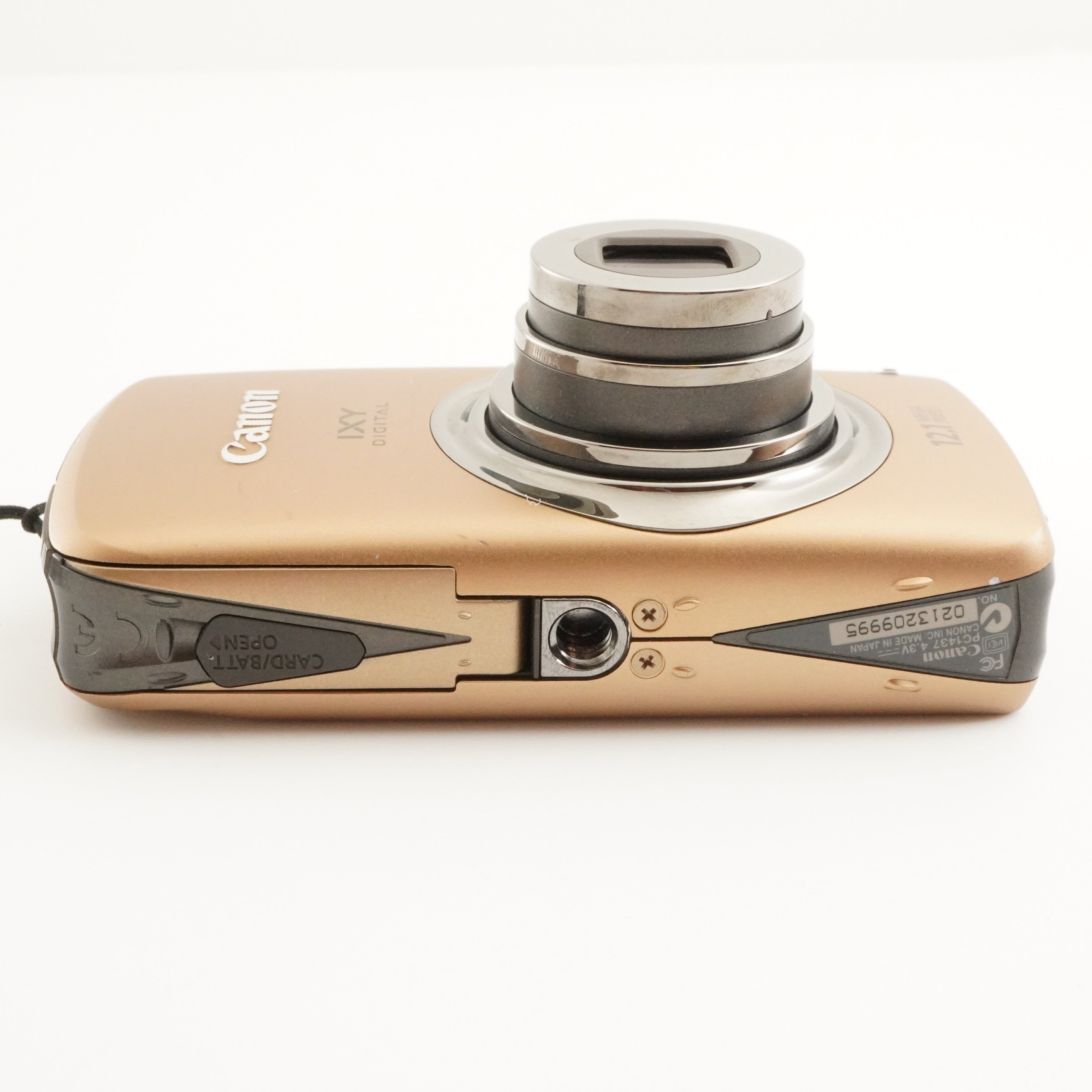 Canon IXY DIGITAL 930 IS Gold With 4GB SDHC Card Digital Camera