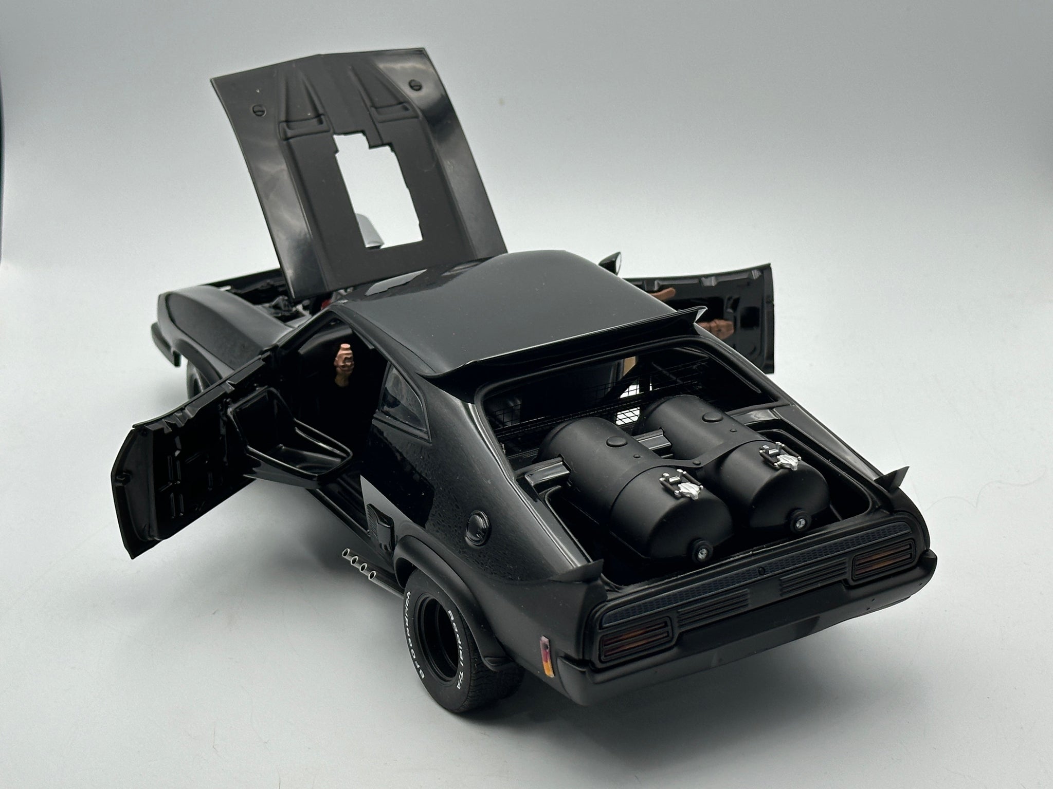 1:18 Mad Max 2: Road Warrior - Ford XB Falcon Black Interceptor -- AUT