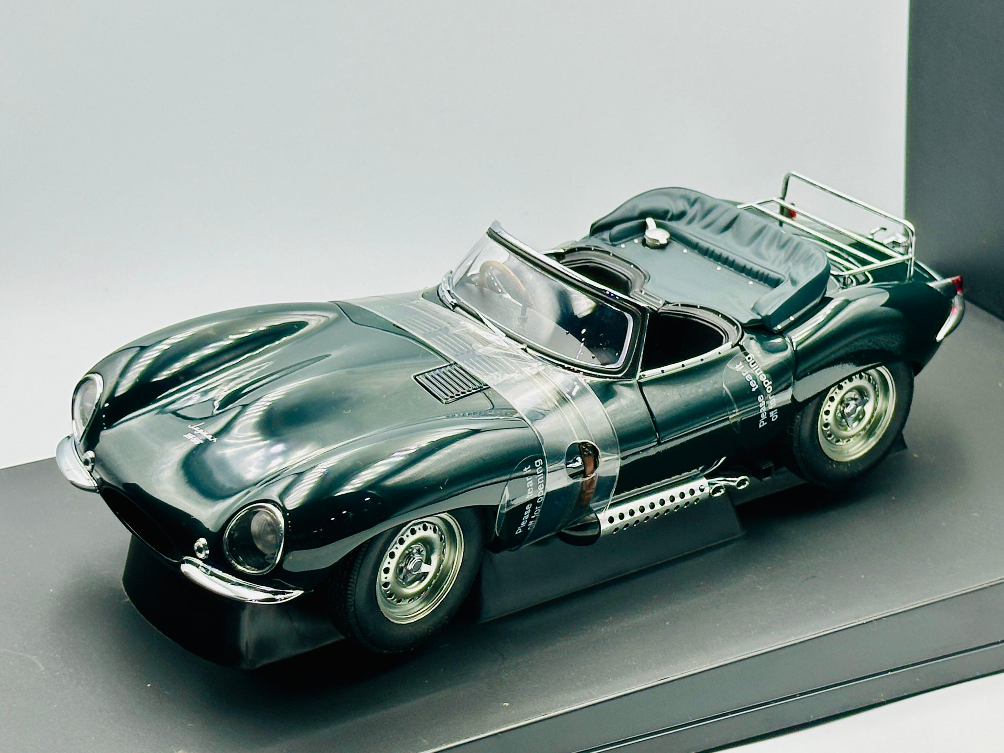1:18 1956 Jaguar XK SS -- Green -- Steve McQueen -- AUTOart 73519