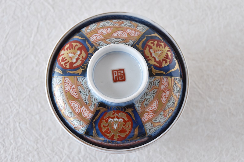 伊万里 色絵 書き分け花と青海波 蓋付丼型 煮物碗 茶碗 蓋茶碗 - 生活