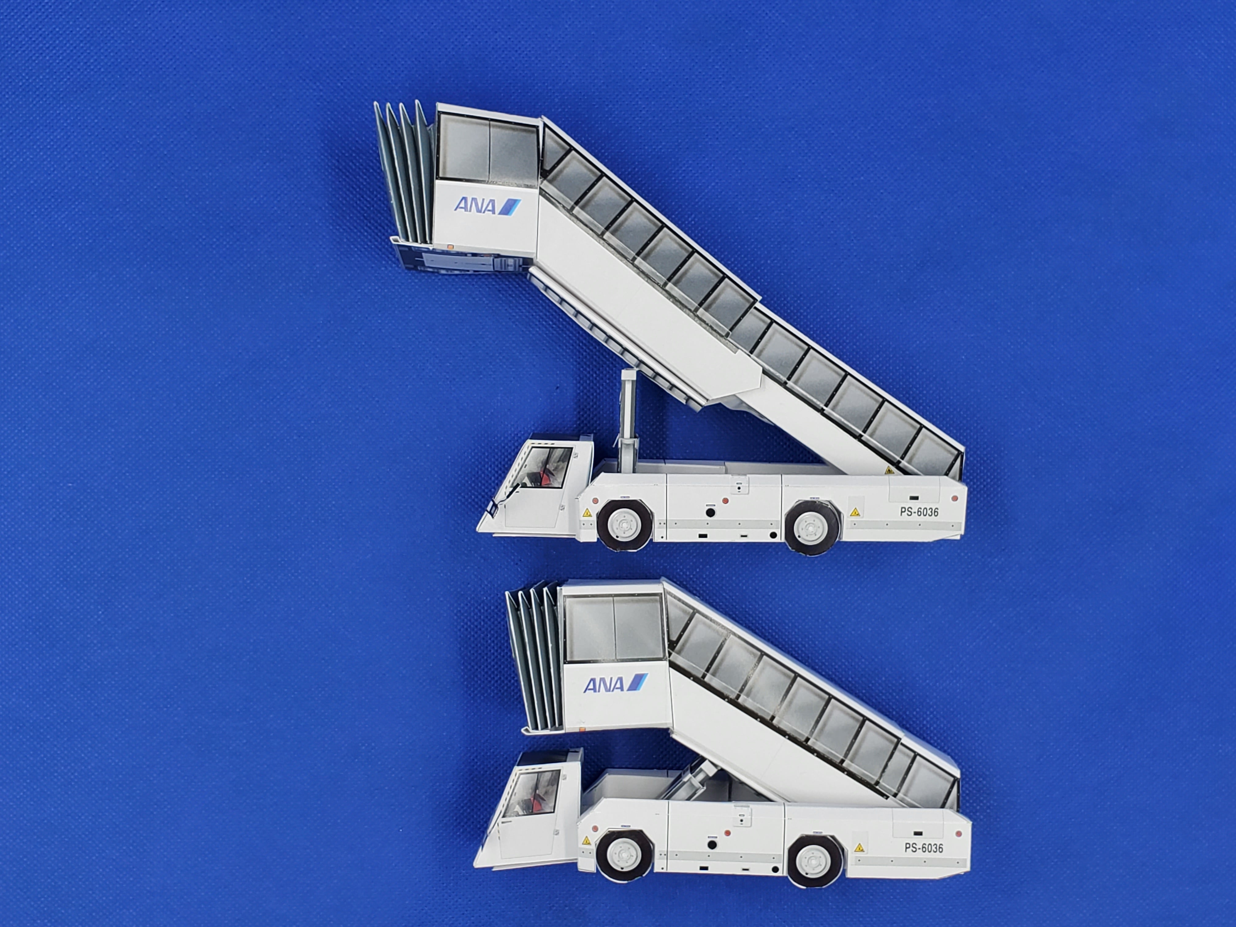 ANA プレミアムペーパークラフト 第1弾 パッセンジャーステップ車