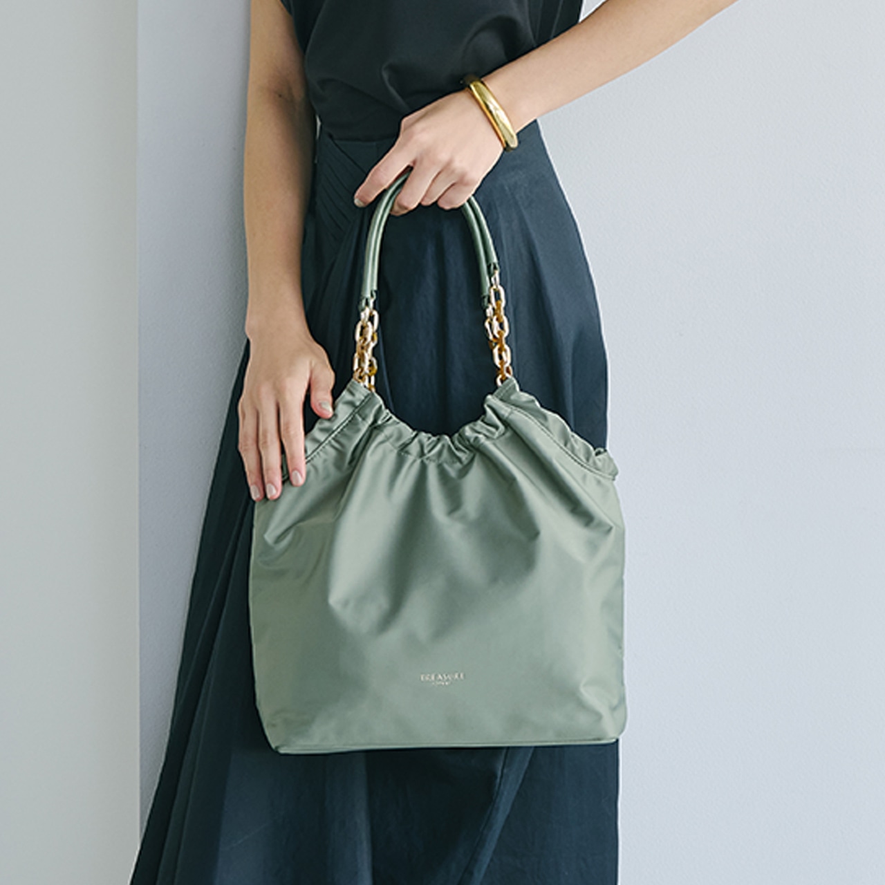 TREASURE TOPKAPI】コンビチェーン ギャザー ナイロン トートバッグ