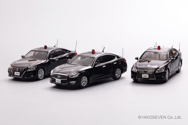 限定1000台！インフィニティエンブレムの日産フーガ要人警護車両が 1