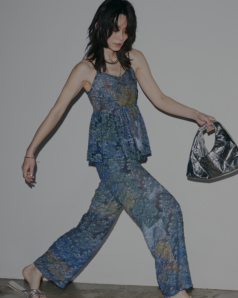 Ameri Vintage/MEDI RACHEL FLUFFY ART CAMISOLE(02410440710) - 熊本