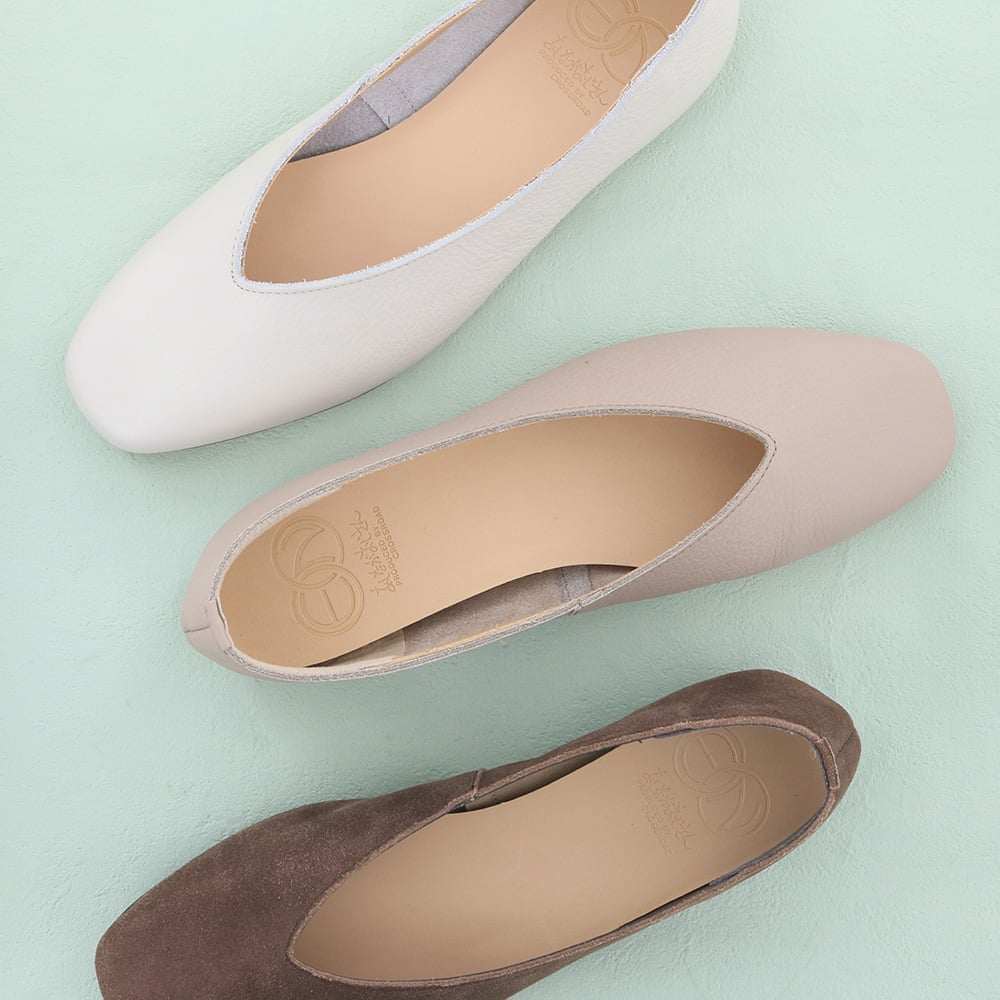 防水｜Vカットフラットシューズ（EN_5360269） | あしながおじさん