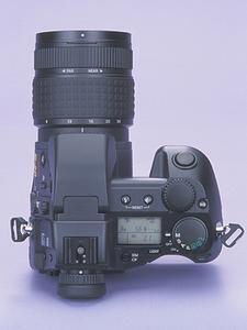 ASCII.jp：CAMEDIA E-20 (1/2)