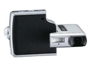 ASCII.jp：京セラ、“アトマイザー”を意識した縦型デザインのコンパクト