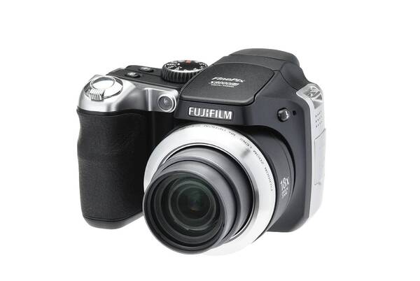 ASCII.jp：富士フイルム「FinePix S8000fd」