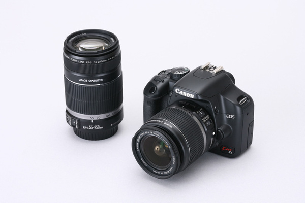 ASCII.jp：なで肩は中級機に近付いた証──EOS Kiss X2レビュー (1/3)