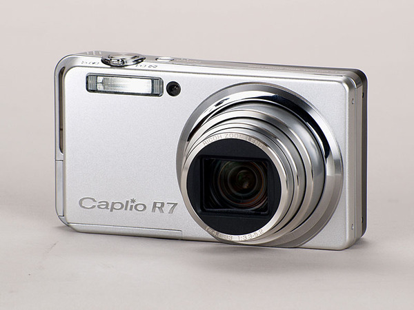 ASCII.jp：【レビュー】広角28mmからの7.1倍コンパクト機 リコー