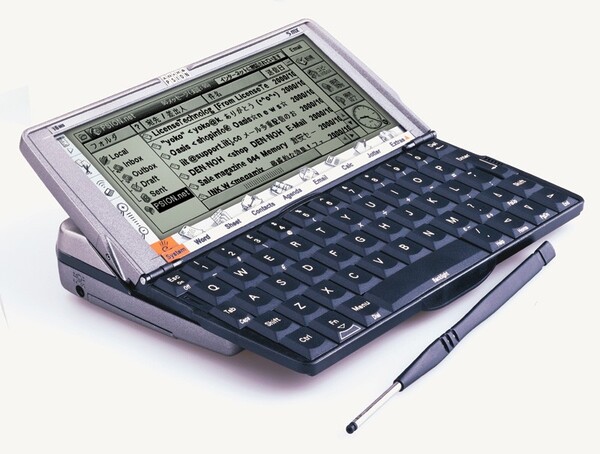 ASCII.jp：WILLCOM D4は買いか？ Vista＋Atom＋PHSの実力 (1/3)