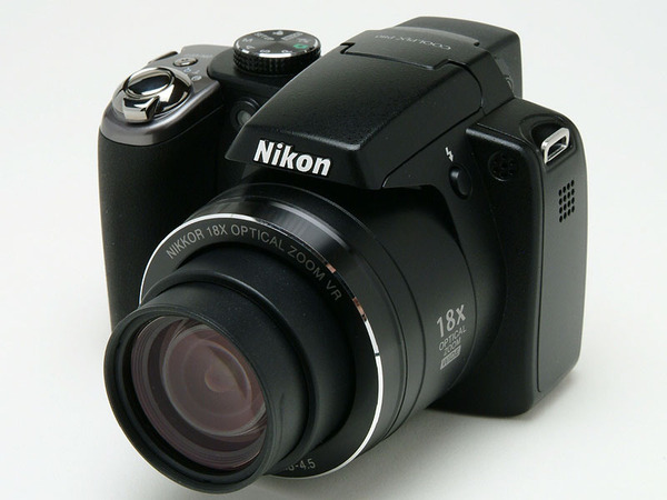 ASCII.jp：最小ボディーに18倍ズーム COOLPIX P80 (1/4)