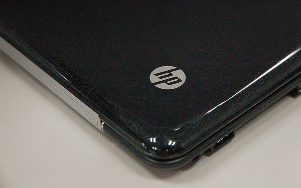 ASCII.jp：カッコよし、死角なし──写真で見る「HP Mini 1000」 (1/3)