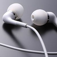 ASCII.jp：カナル型の革命児「Apple In-Ear Headphones」を聴き比べる